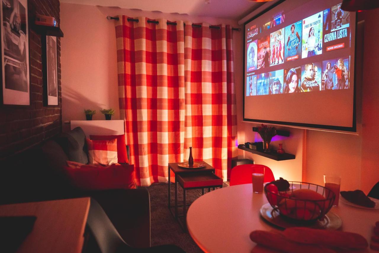 Movie Jacuzzi Apartment At The Main Station By Noclegi Renters Kraków Eksteriør billede